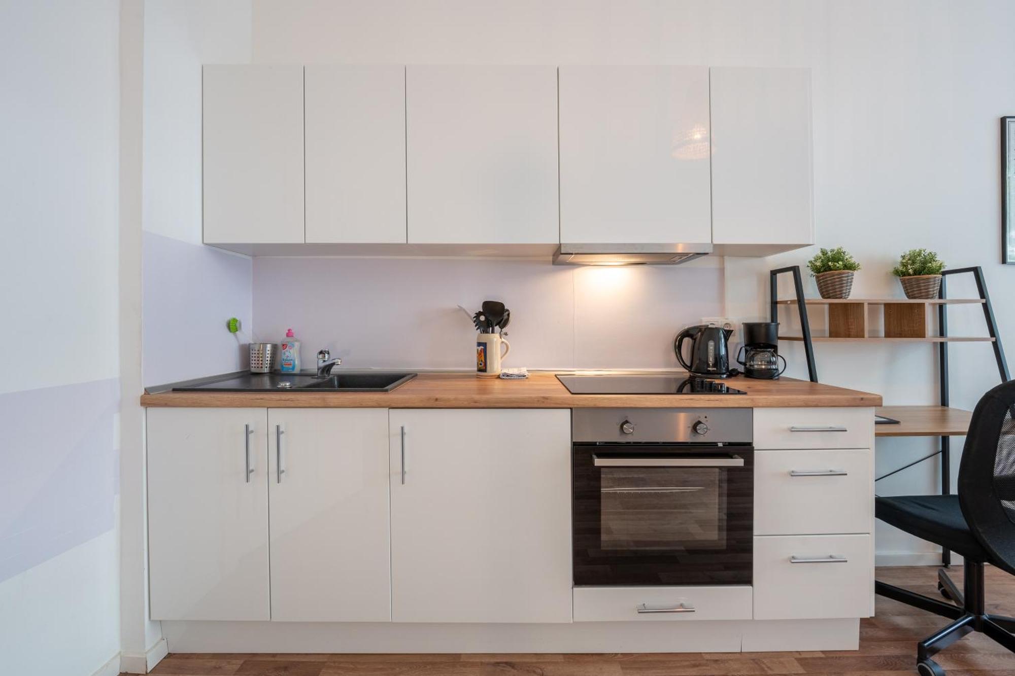Modern, Central Flat With Workspace Берлін Екстер'єр фото