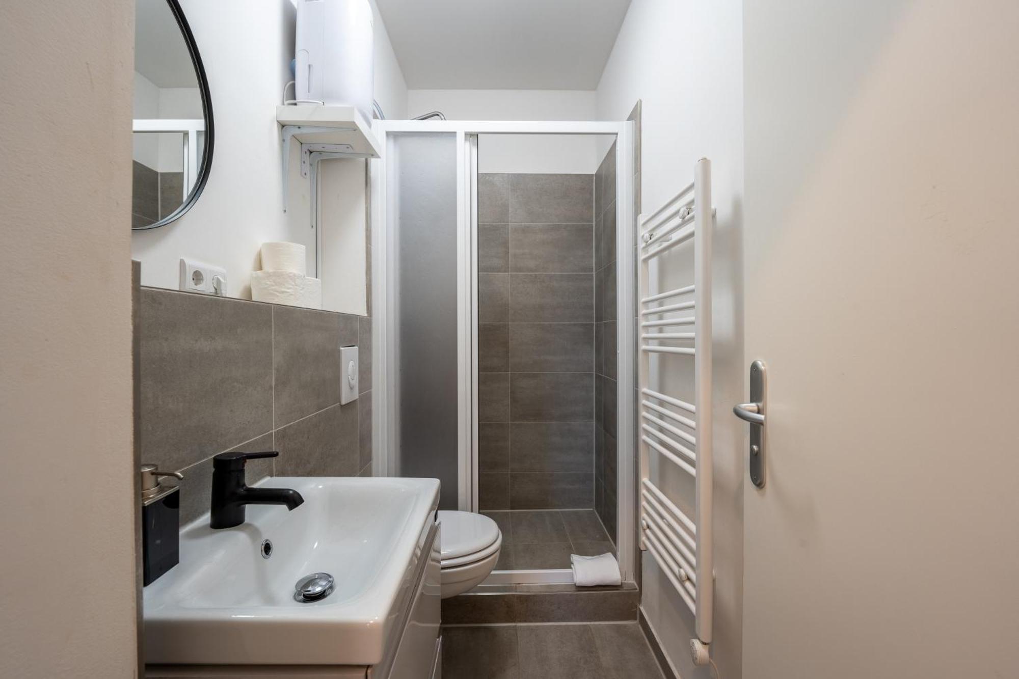 Modern, Central Flat With Workspace Берлін Екстер'єр фото